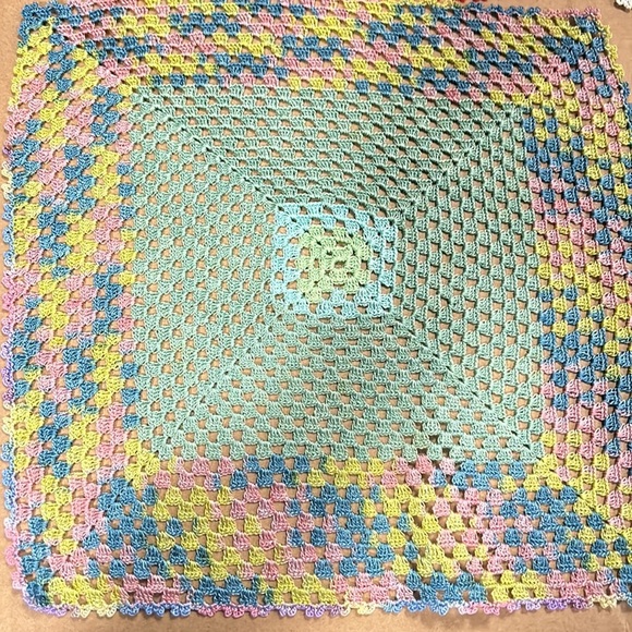 HANDMADE Table Decorative Covers/ mats - set of 5 - Picture 3 of 8